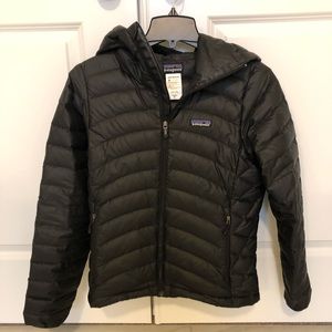 Patagonia hooded puffer